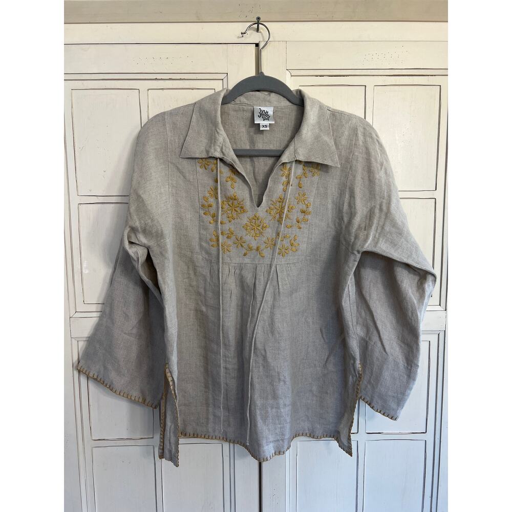 Ivy Jane size XS beige linen top with embroidery